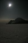 Passeggiata sulla neve al tramonto con le ciaspole