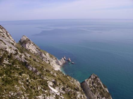 Dal Passo del Lupo alla Spiaggia di San Michele con bagno finale