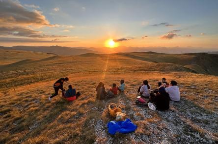 Piani di Ragnolo al tramonto e sotto le stelle