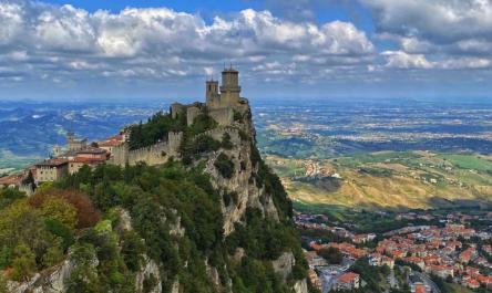 San Marino, “Benvenuti nell’antica terra della libertà”